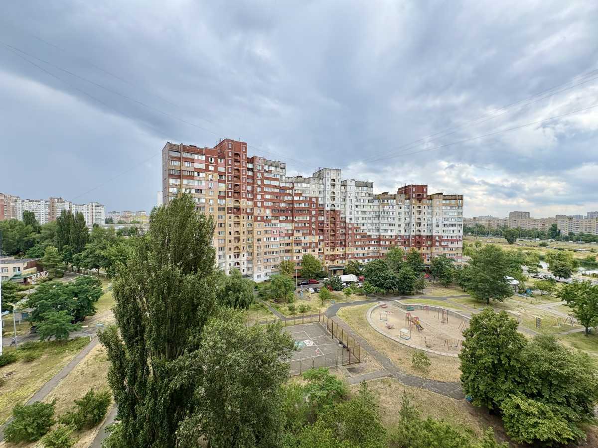 Продаж 2-кімнатної квартири 59 м², Миколи Закревського вул., 5