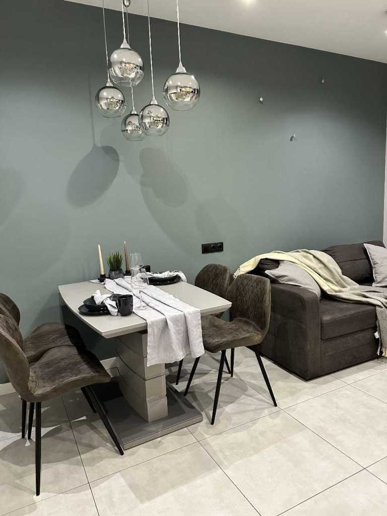 Продажа 2-комнатной квартиры 77 м², Деловая ул., 1/2