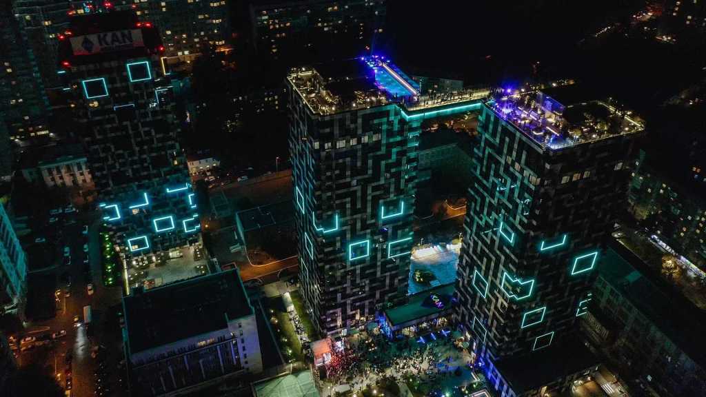 Продажа 2-комнатной квартиры 77 м², Деловая ул., 1/2