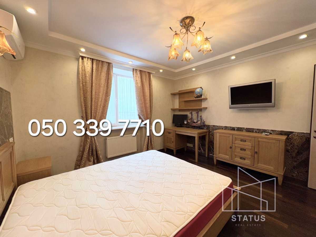 Продаж 5-кімнатної квартири 172 м², Боголюбова вул., 16