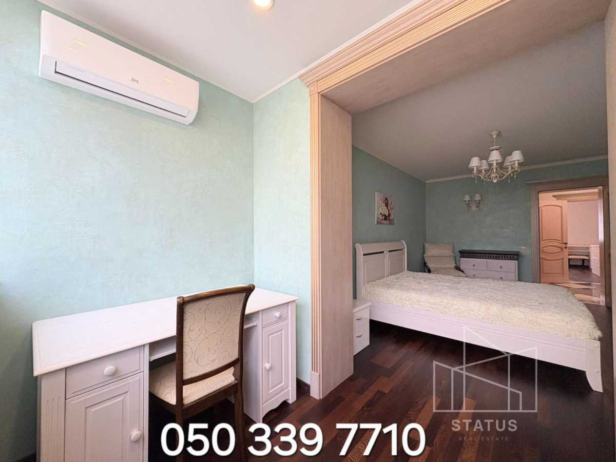 Продаж 5-кімнатної квартири 172 м², Боголюбова вул., 16