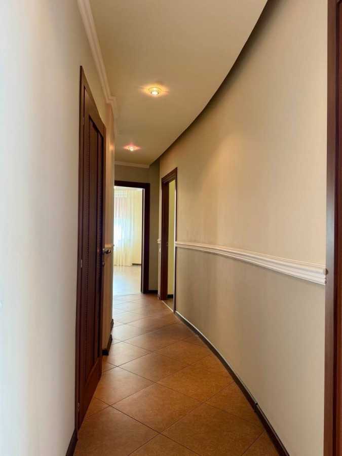 Продажа 4-комнатной квартиры 146.5 м², Раисы Окипной ул., 10