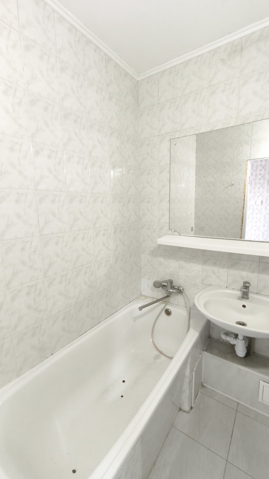 Продажа 2-комнатной квартиры 47 м², Амосова ул.