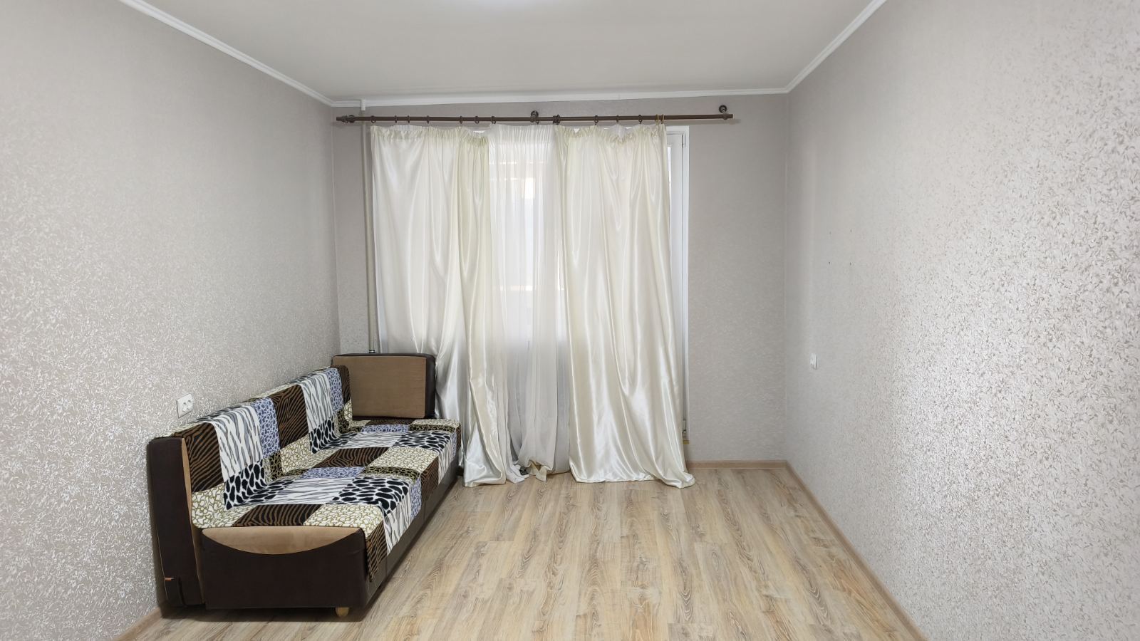 Продажа 2-комнатной квартиры 47 м², Амосова ул.