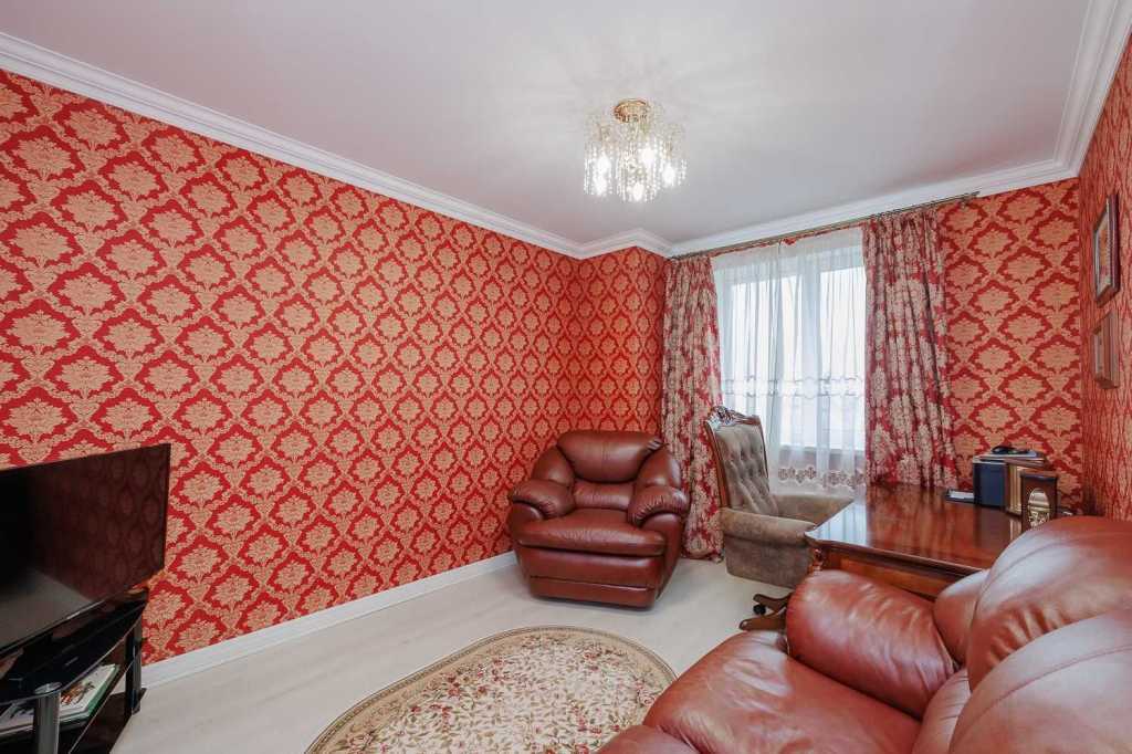 Продажа 3-комнатной квартиры 129.9 м², Курська, 13