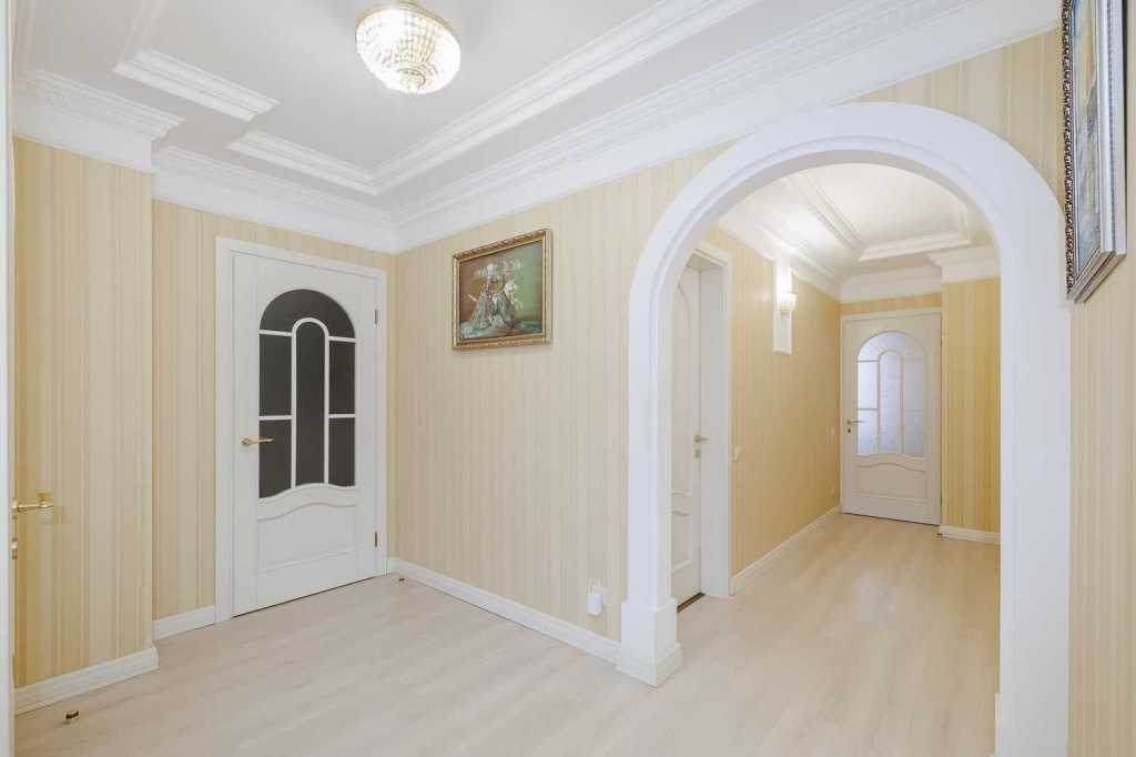 Продажа 3-комнатной квартиры 129.9 м², Курська, 13