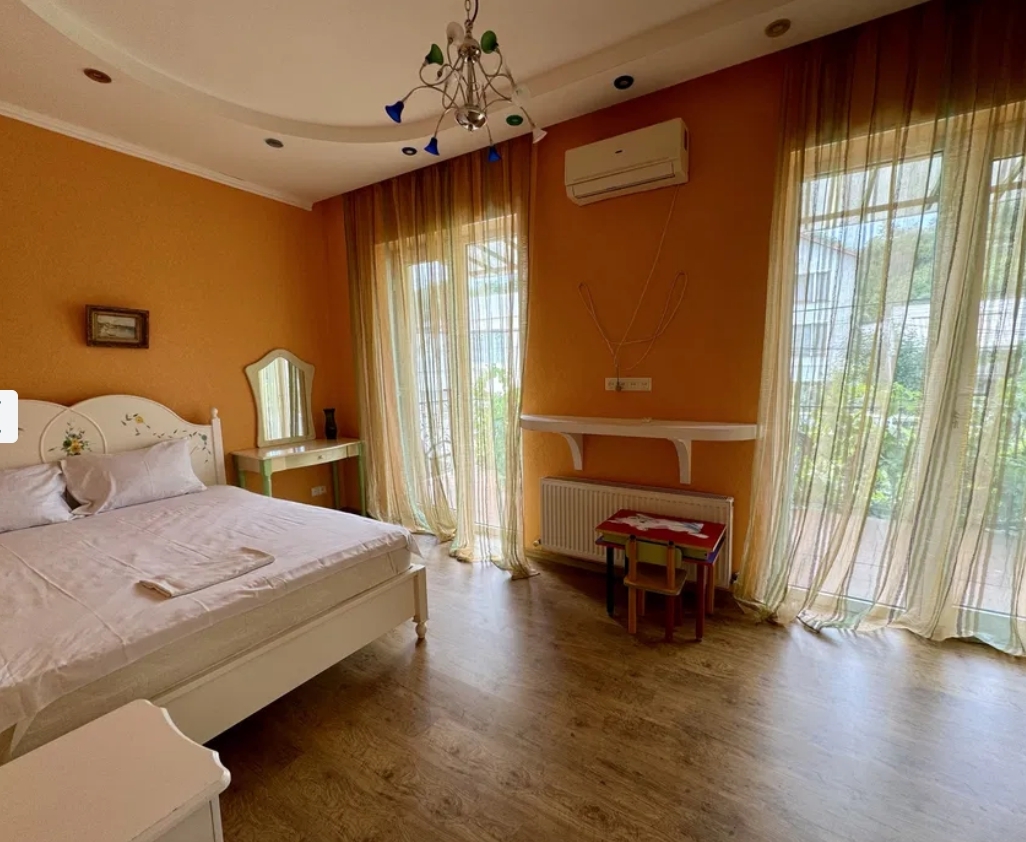 Аренда дома 200 м², Дача Ковалевского ул.