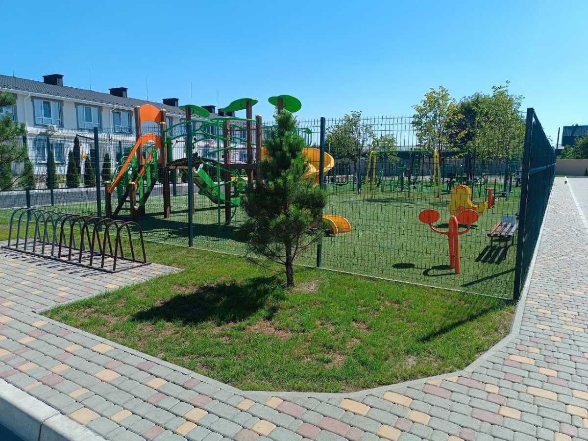 Продаж 2-кімнатної квартири 72 м², Ясна вул.