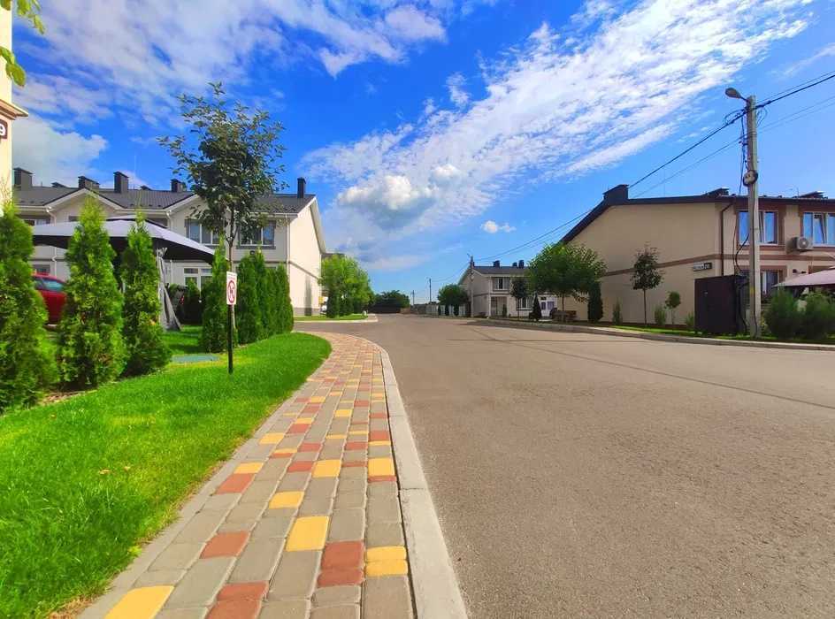 Продаж 2-кімнатної квартири 72 м², Ясна вул.