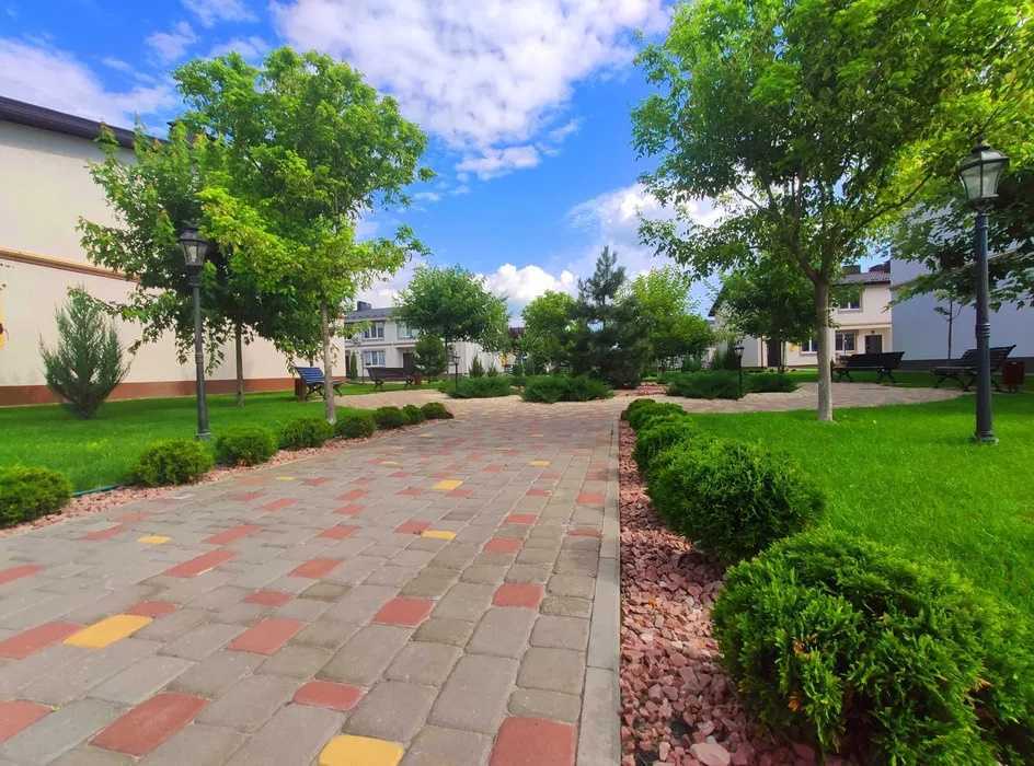 Продаж 2-кімнатної квартири 72 м², Ясна вул.