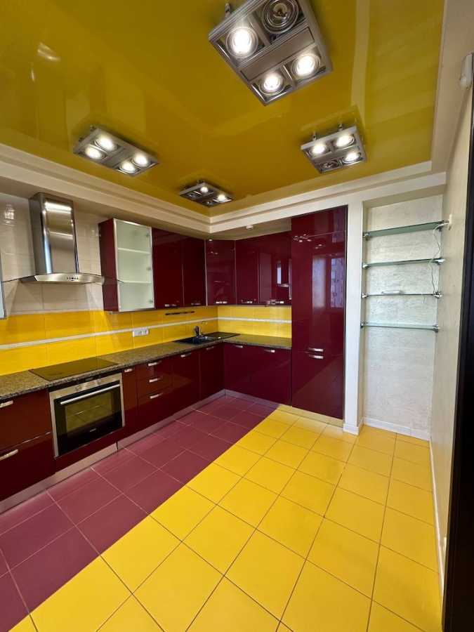 Продажа 5-комнатной квартиры 213 м², Срибнокильская ул., 1