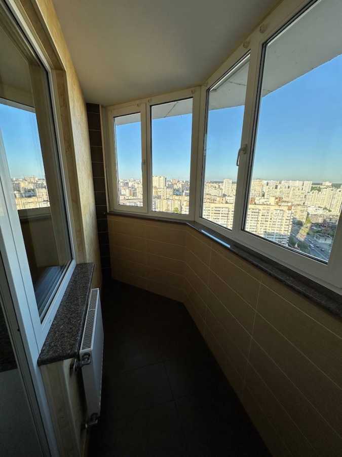 Продажа 5-комнатной квартиры 213 м², Срибнокильская ул., 1