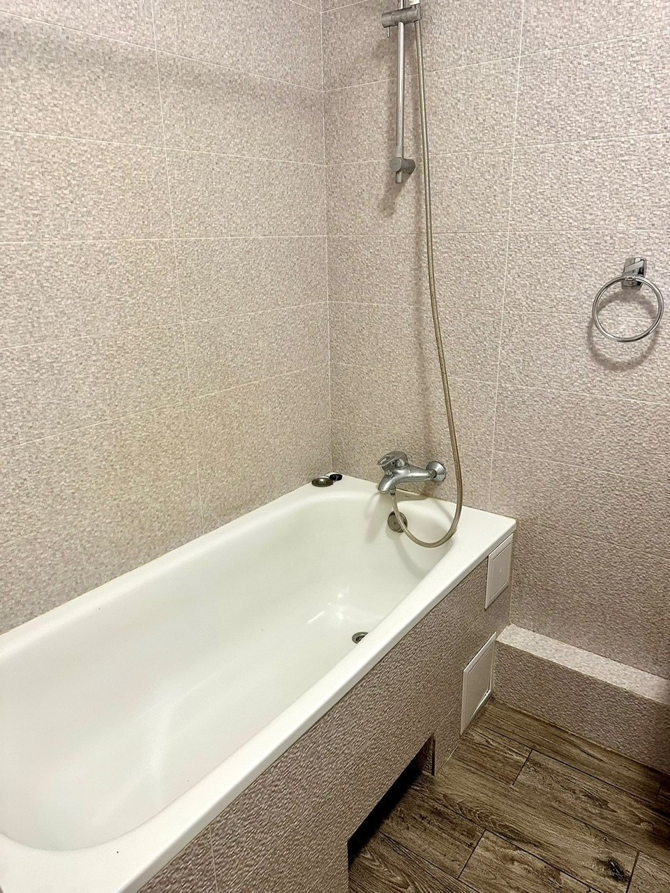 Аренда 1-комнатной квартиры 43 м², Феодосийская ул., 1А