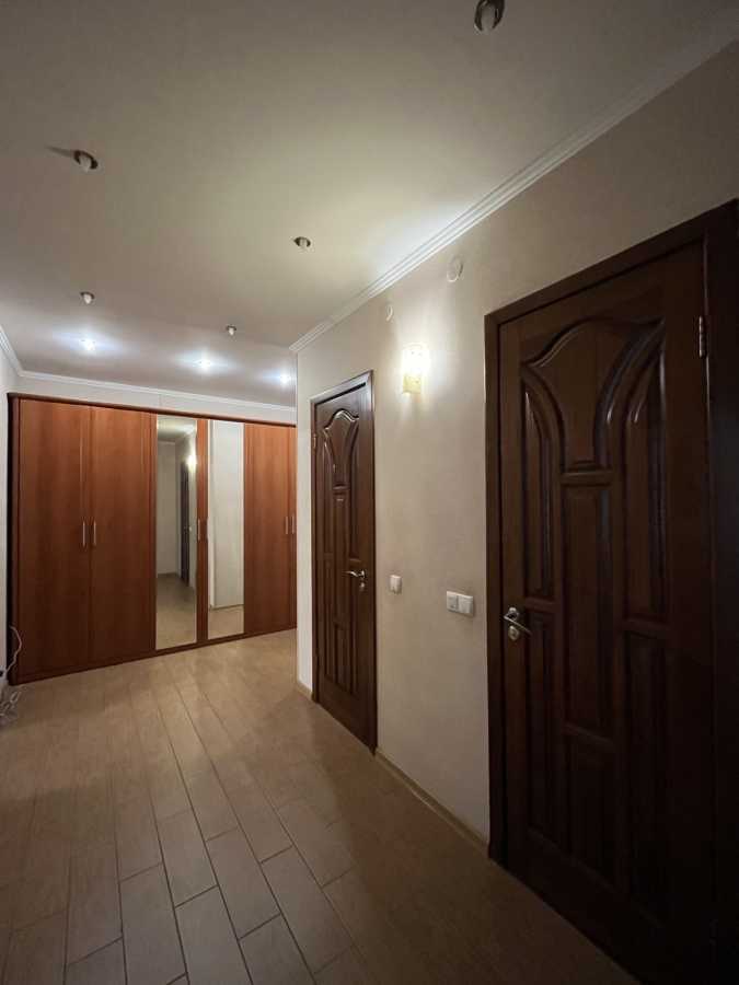 Продажа 3-комнатной квартиры 87 м², Депутатская ул., 23А