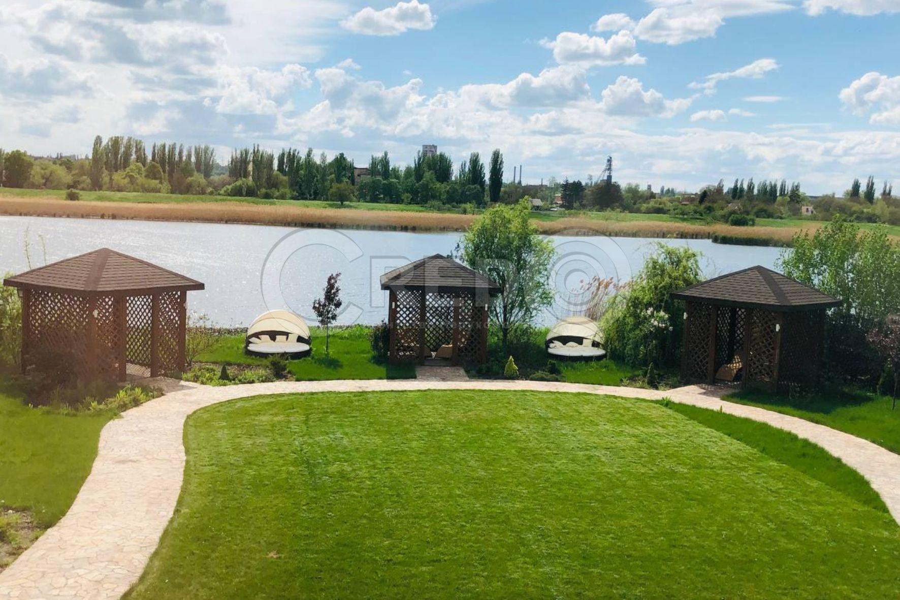 Продажа оздоровительного комплекса 847.3 м², Летчиков ул.