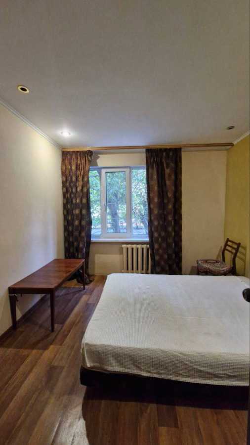 Продаж 2-кімнатної квартири 44 м², Жолио Кюри вул., 24а