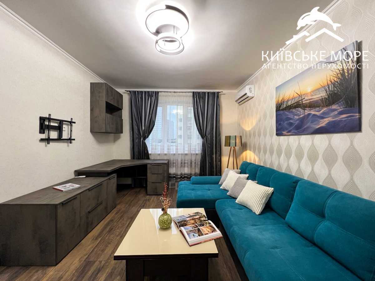 Продажа 2-комнатной квартиры 70.6 м², Воскресенская ул., 18