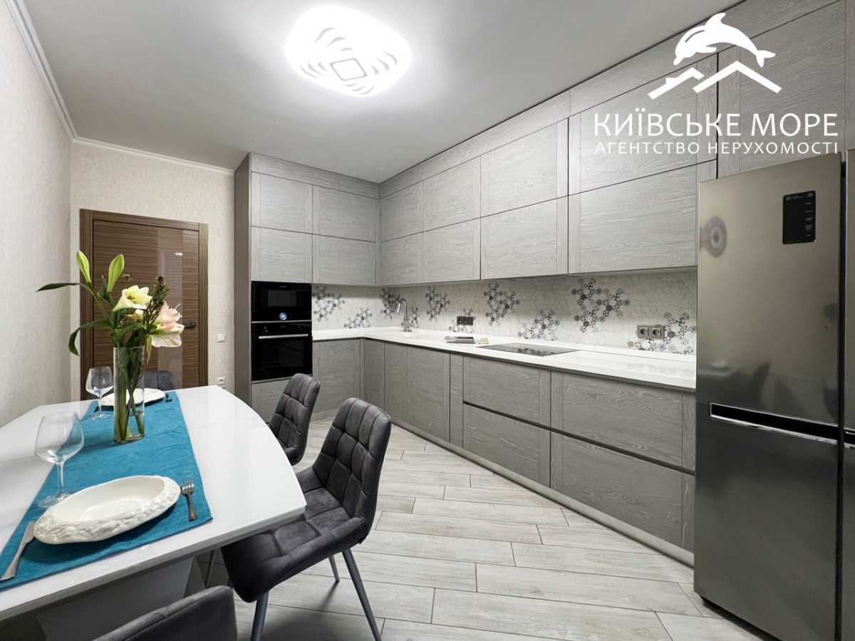 Продажа 2-комнатной квартиры 70.6 м², Воскресенская ул., 18