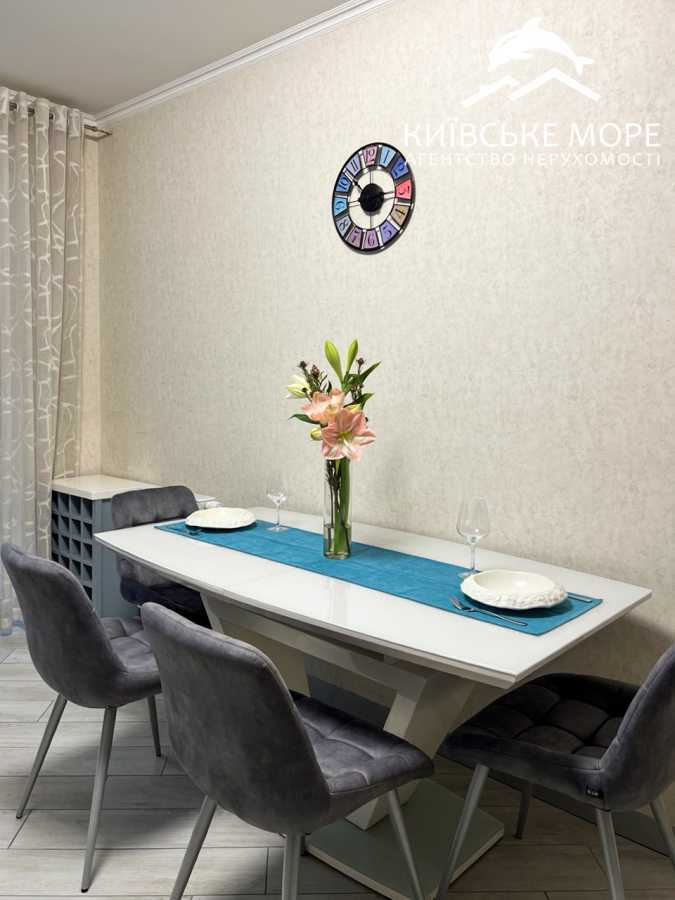 Продажа 2-комнатной квартиры 70.6 м², Воскресенская ул., 18