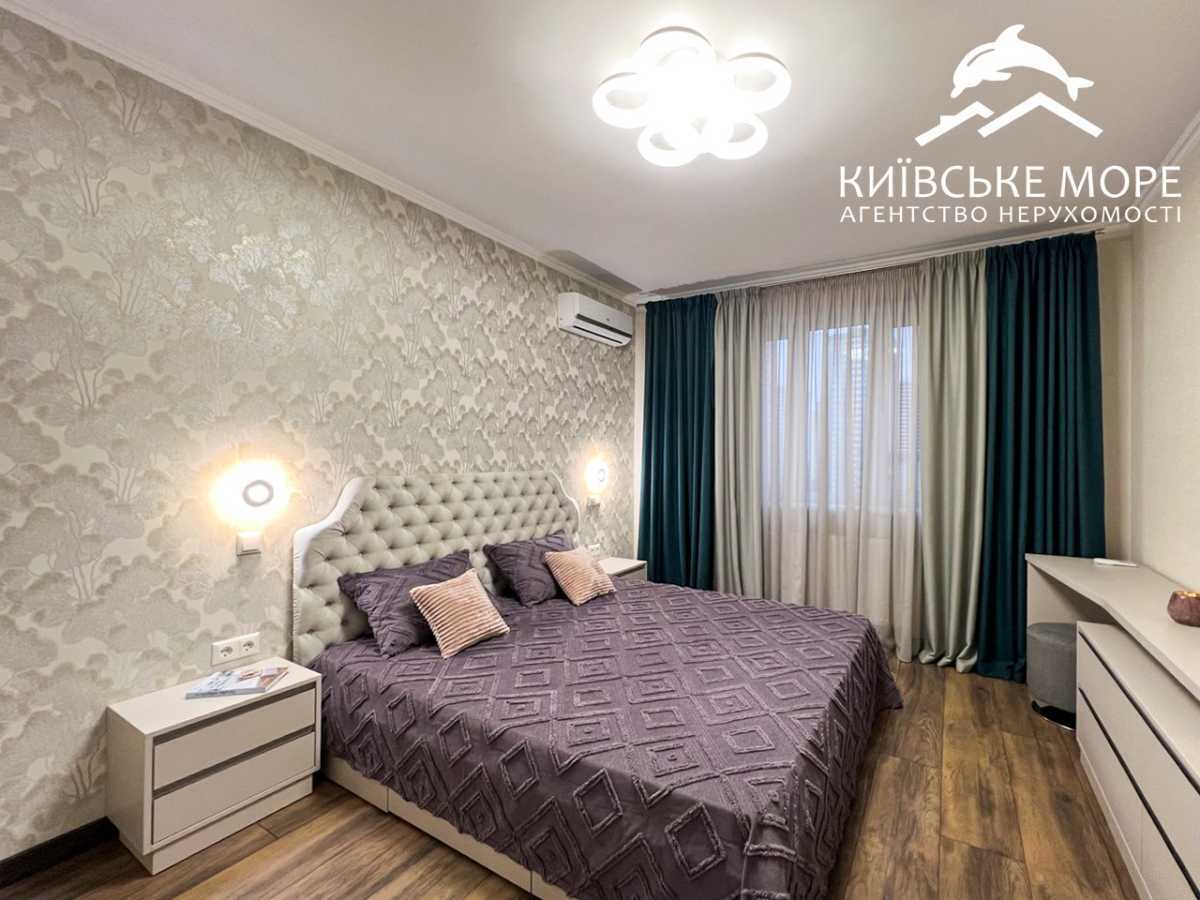 Продажа 2-комнатной квартиры 70.6 м², Воскресенская ул., 18