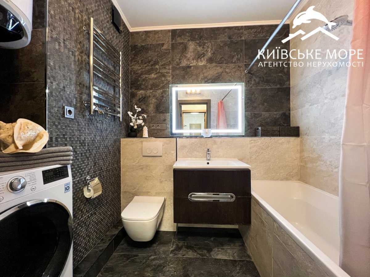 Продажа 2-комнатной квартиры 70.6 м², Воскресенская ул., 18