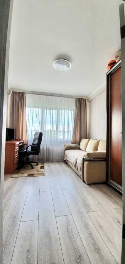 Продажа 4-комнатной квартиры 70 м², Дарницкий бул., 15