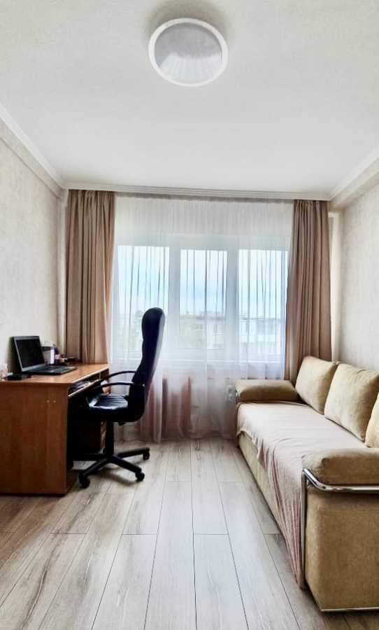 Продажа 4-комнатной квартиры 70 м², Дарницкий бул., 15