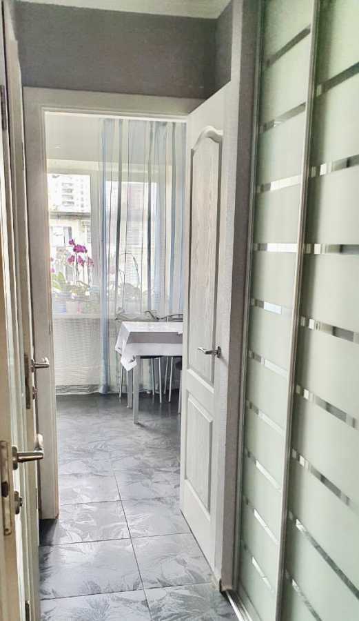 Продажа 4-комнатной квартиры 70 м², Дарницкий бул., 15