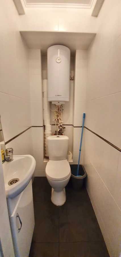 Продажа 4-комнатной квартиры 70 м², Дарницкий бул., 15