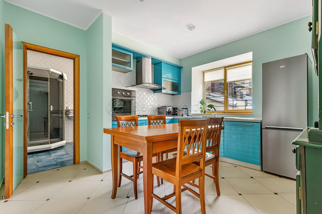 Оренда 4-кімнатної квартири 200 м², Дерибасовская вул., 17