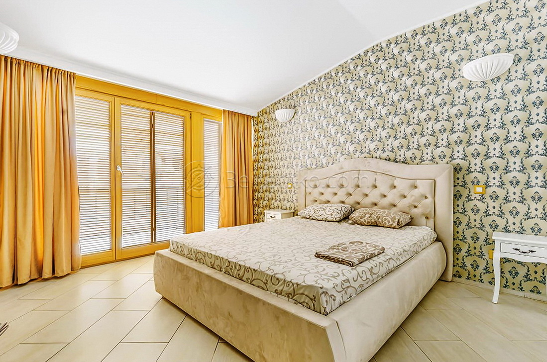 Оренда 4-кімнатної квартири 200 м², Дерибасовская вул., 17