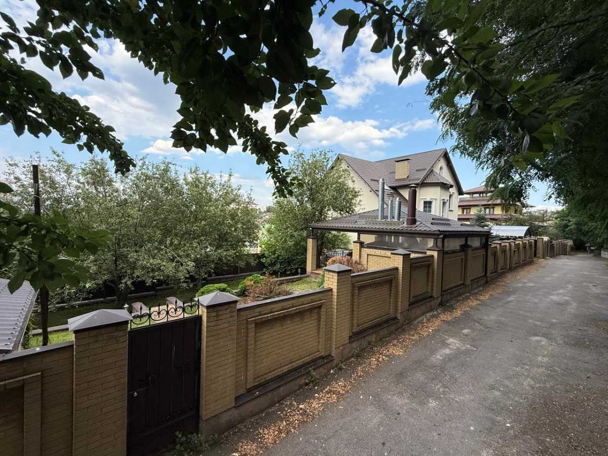 Продаж будинку 350 м², Максима Рильського вул.