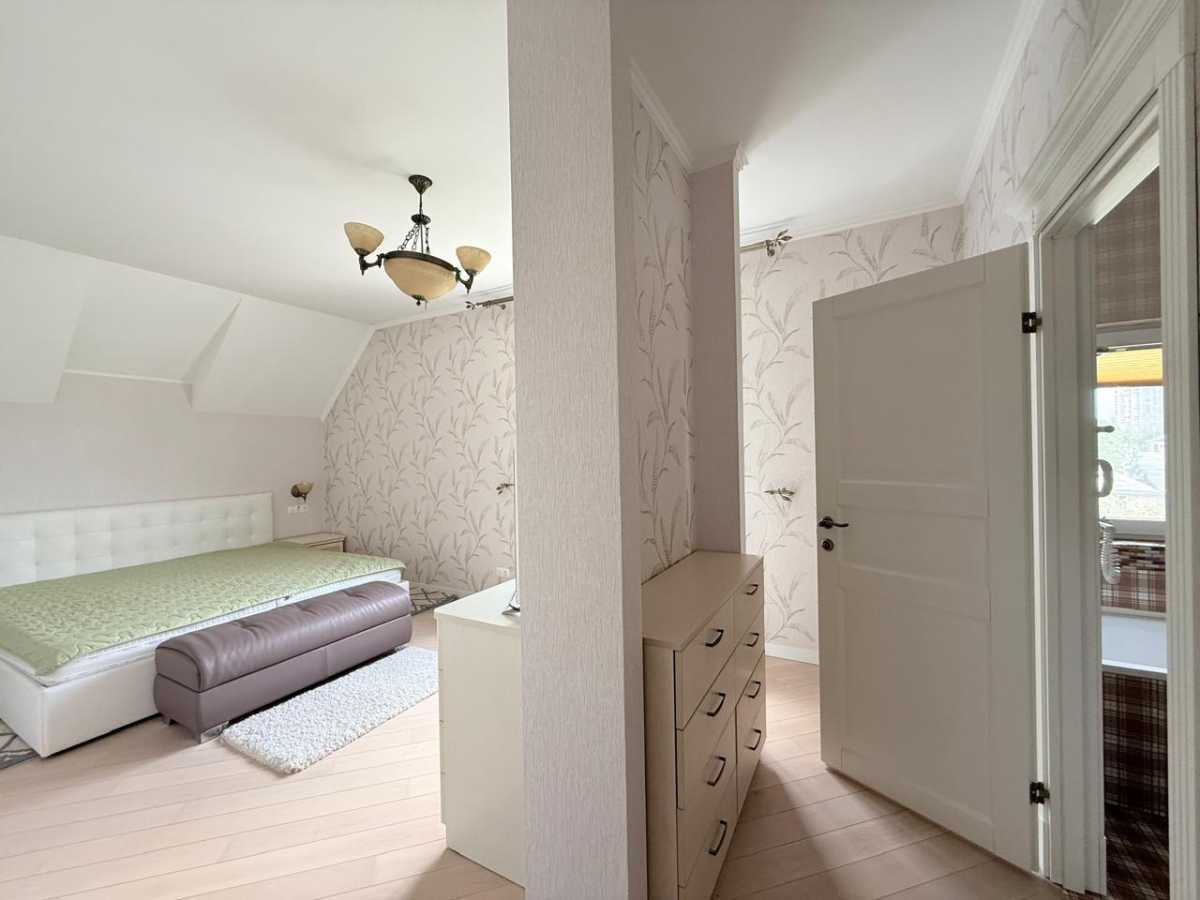 Продаж будинку 350 м², Максима Рильського вул.