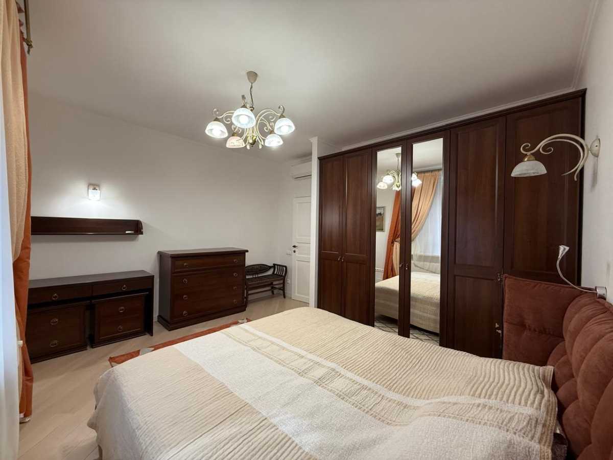 Продаж будинку 350 м², Максима Рильського вул.