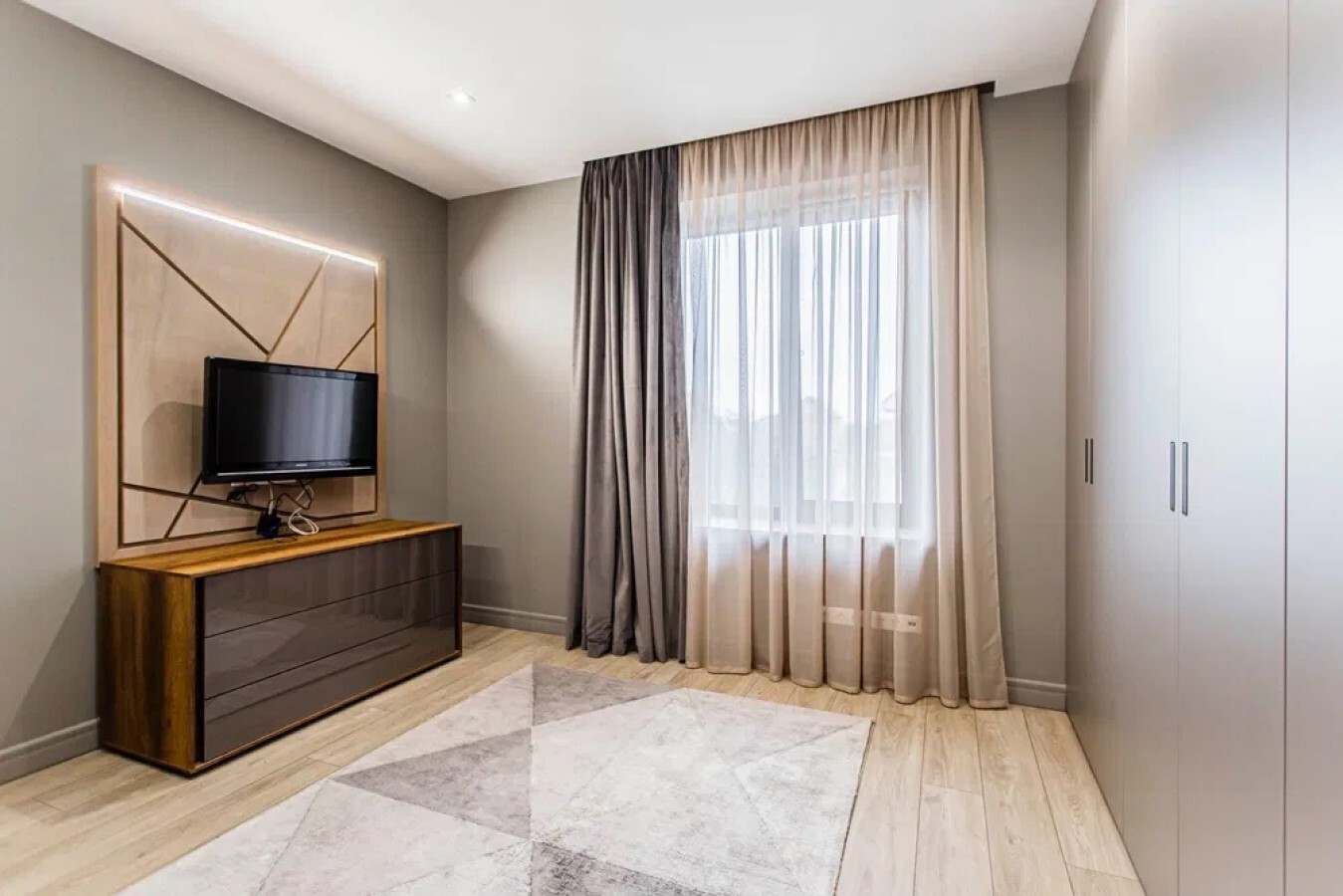 Аренда триплекса 215 м², Центральная ул.