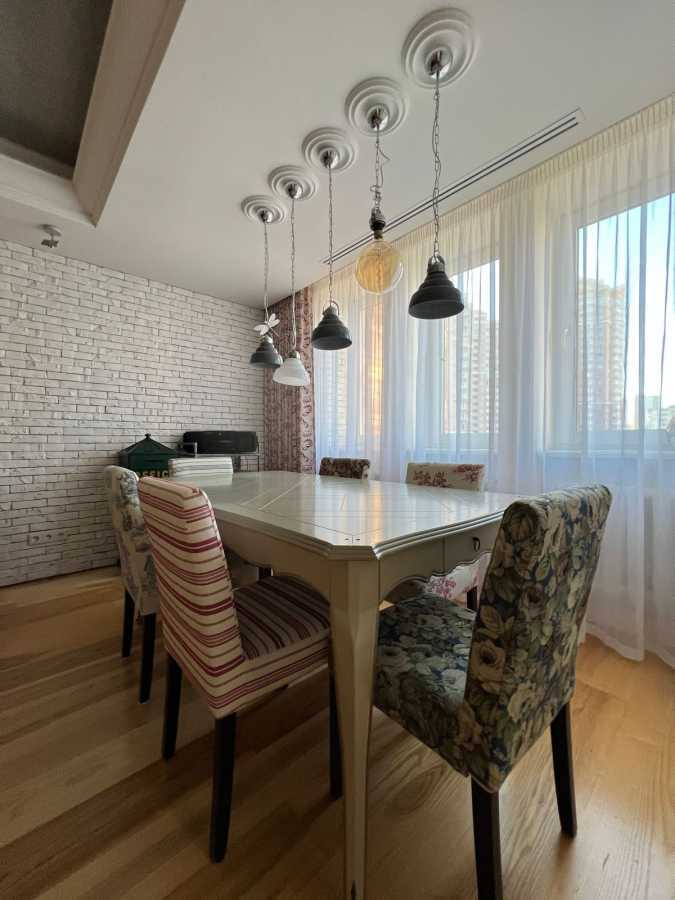 Аренда 4-комнатной квартиры 150 м², Голосеевская ул., 13Б