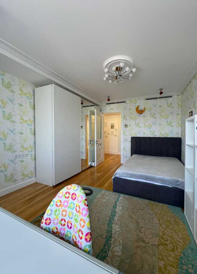 Аренда 4-комнатной квартиры 150 м², Голосеевская ул., 13Б