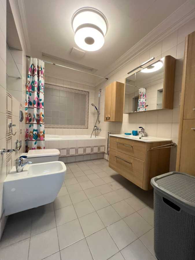 Аренда 4-комнатной квартиры 150 м², Голосеевская ул., 13Б