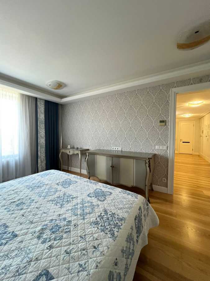 Аренда 4-комнатной квартиры 150 м², Голосеевская ул., 13Б