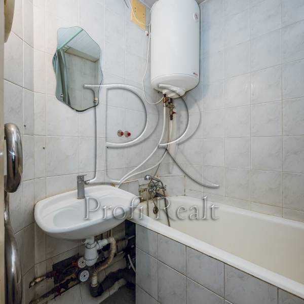 Продажа 1-комнатной квартиры 38 м², Булгакова ул., 2А