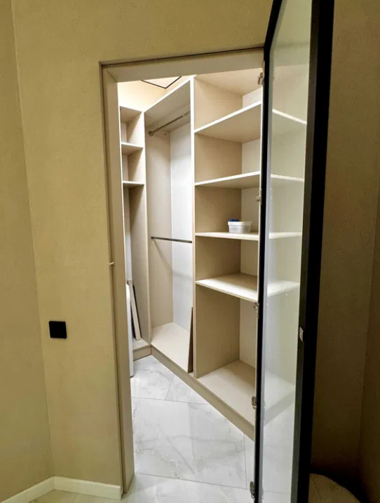 Продаж 2-кімнатної квартири 71 м², Полуничний пров.