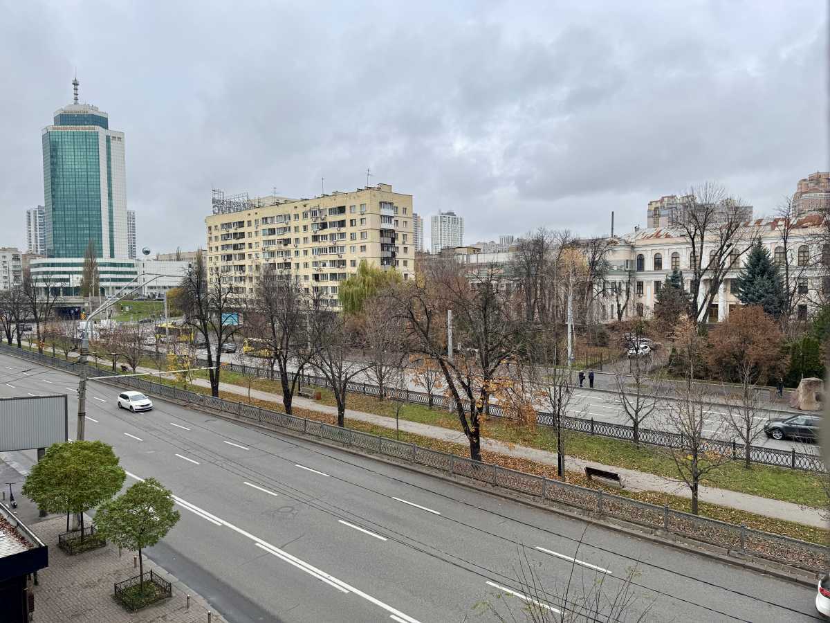 Продажа 2-комнатной квартиры 46 м², Берестейский, 7