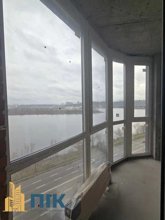 Продажа 2-комнатной квартиры 79 м², Днепровская наб., 15ж