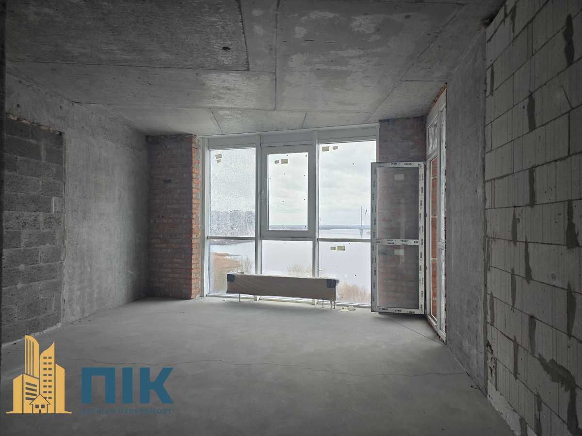 Продажа 2-комнатной квартиры 79 м², Днепровская наб., 15ж