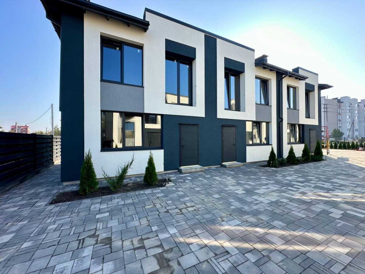 Продажа 3-комнатной квартиры 71 м², Святопетровского ул., 34