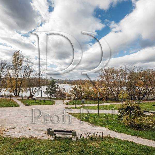 Продажа 3-комнатной квартиры 93 м², Никольско-Слободская ул., 3А