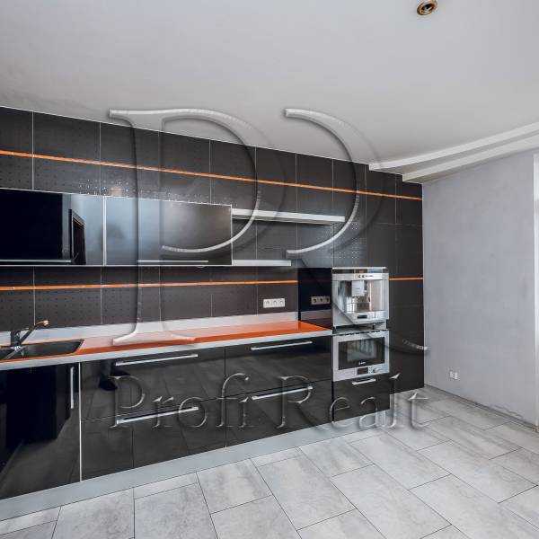 Продажа 2-комнатной квартиры 81 м², Степана Руданского ул., 4-6