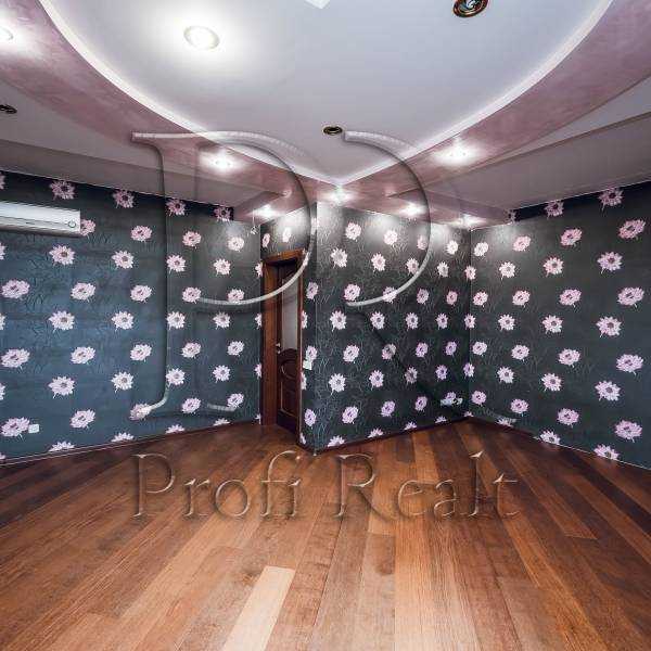 Продажа 2-комнатной квартиры 81 м², Степана Руданского ул., 4-6