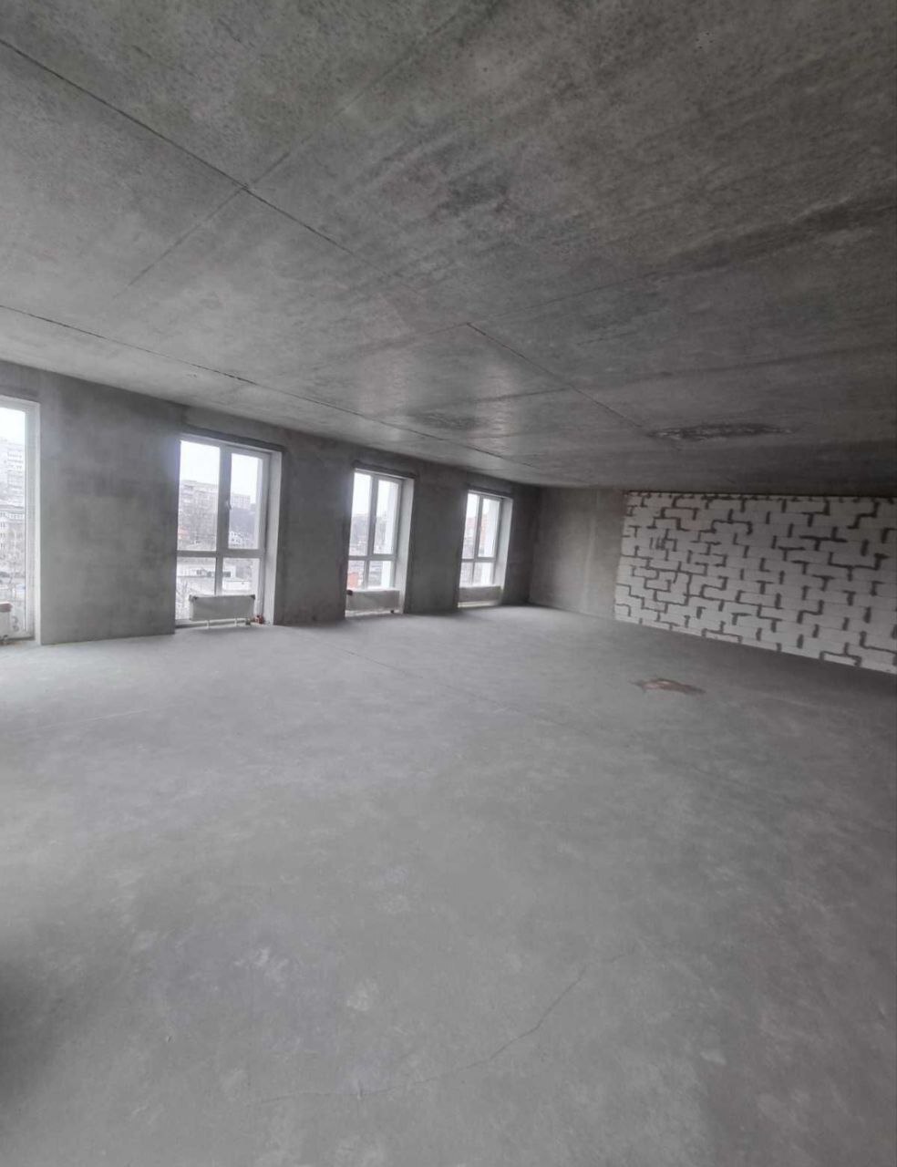 Продажа 3-комнатной квартиры 101 м², Василия Жуковского ул.