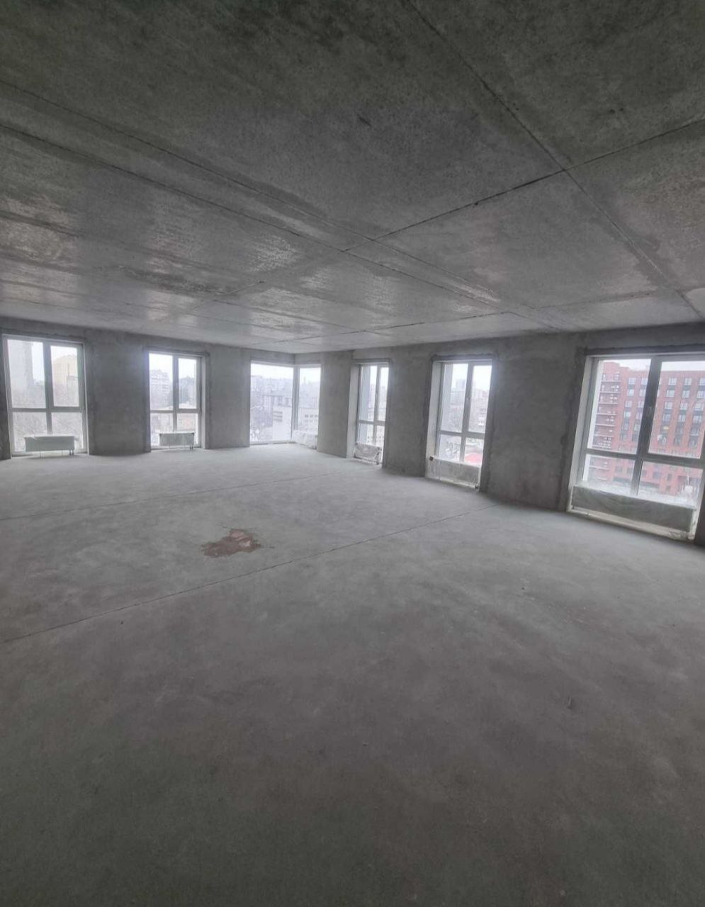 Продажа 3-комнатной квартиры 101 м², Василия Жуковского ул.